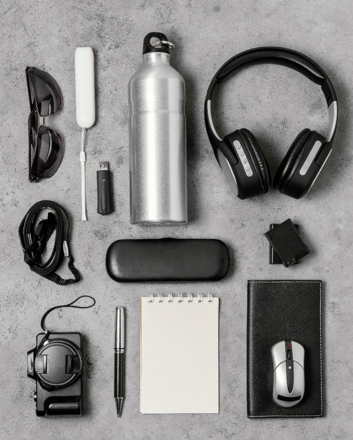 Premium corporate gifts Dubai - Tech accessories